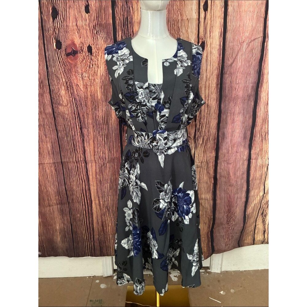 City Chic Black Dress with Blue and white Floral Design sz XS, 15K-128D001